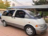 TOYOTA Previa минивен