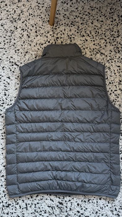 Нов дамски пухен елек размер L