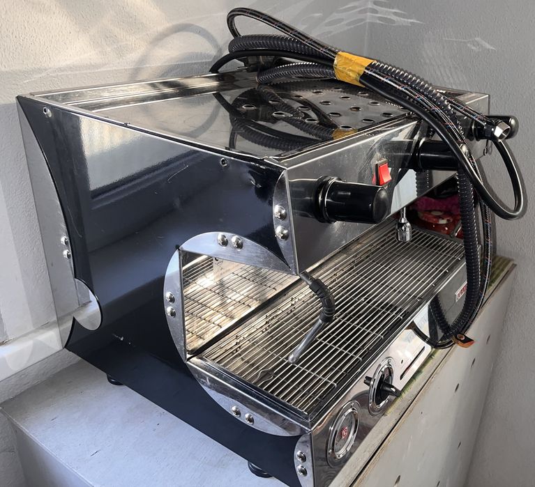 Продам Кофемашину Sanremo 2-х гр