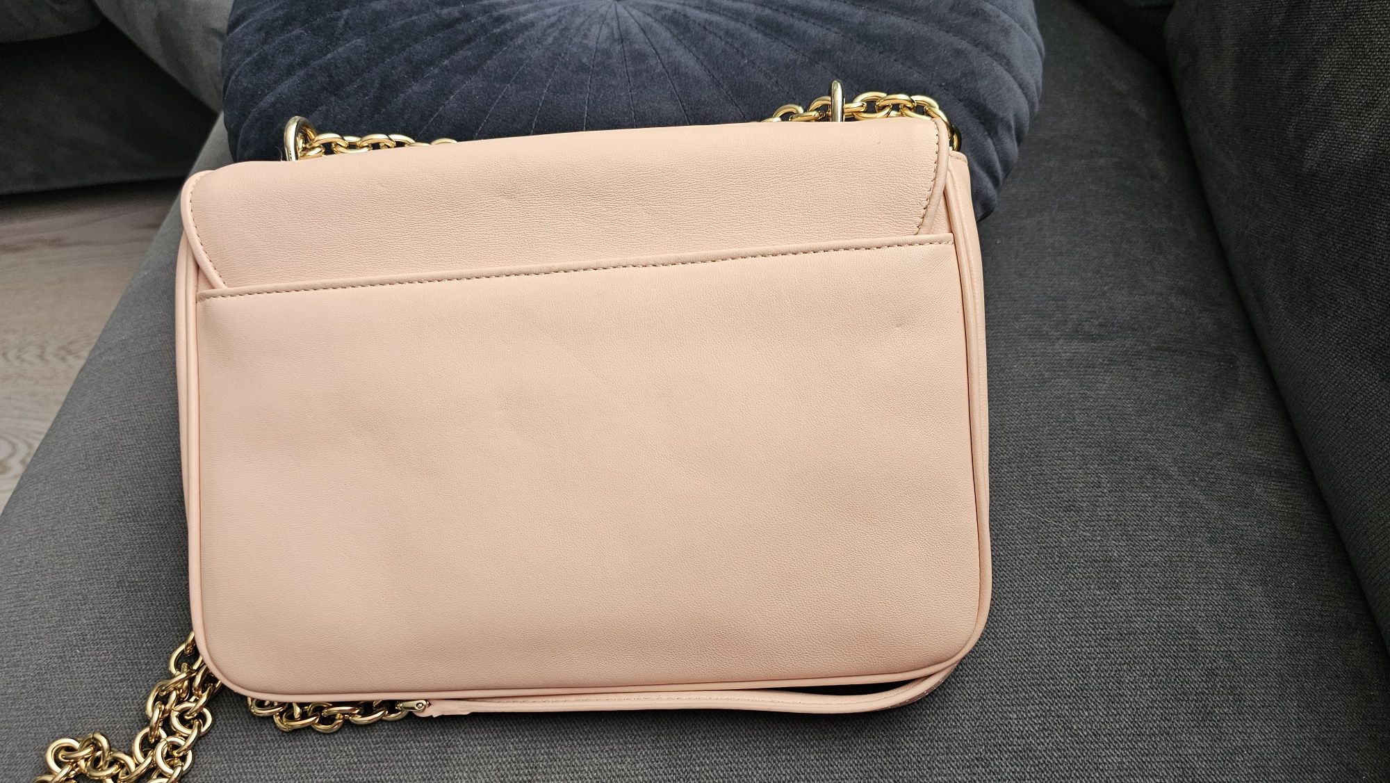 НОВА дамска чанта Furla Cosy