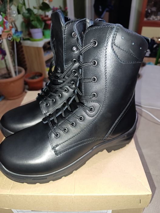 Обувки цели полеви