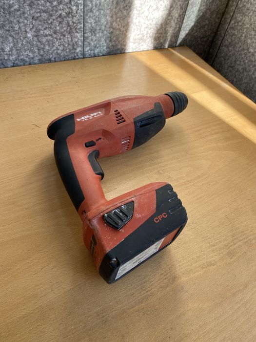 HILTI TE 2-A22 - Акумулаторен перфоратор ударно пробивна дрелка