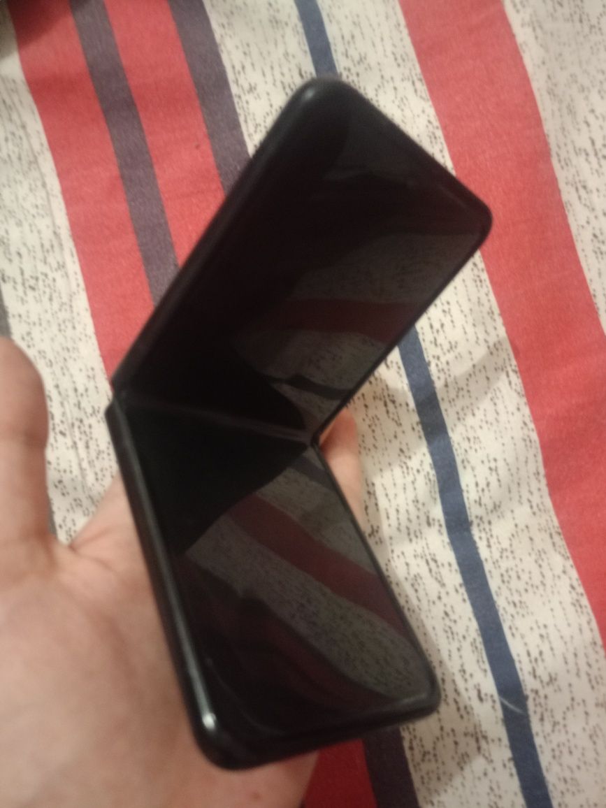 Samsung Galaxy z flip 3 5g