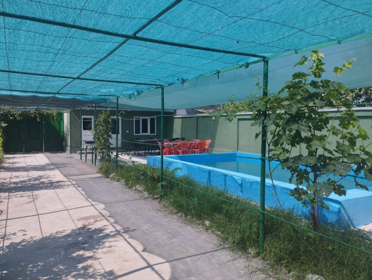 Dacha sotiladi Piskent 1chi moʻstda