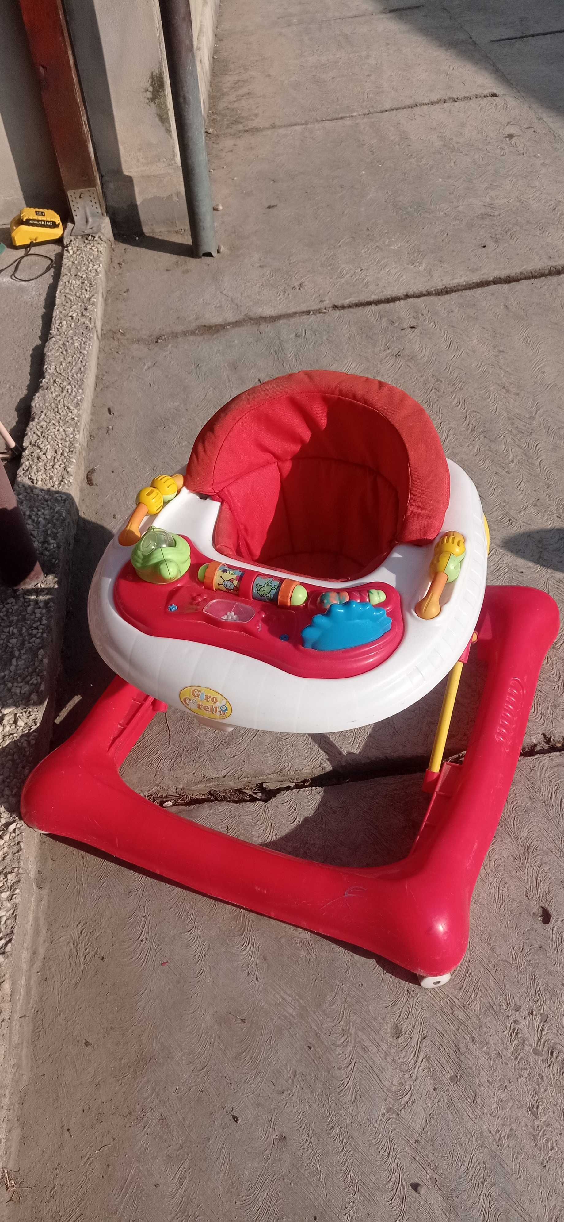 Premergător, jumpper pentru bebeluși.