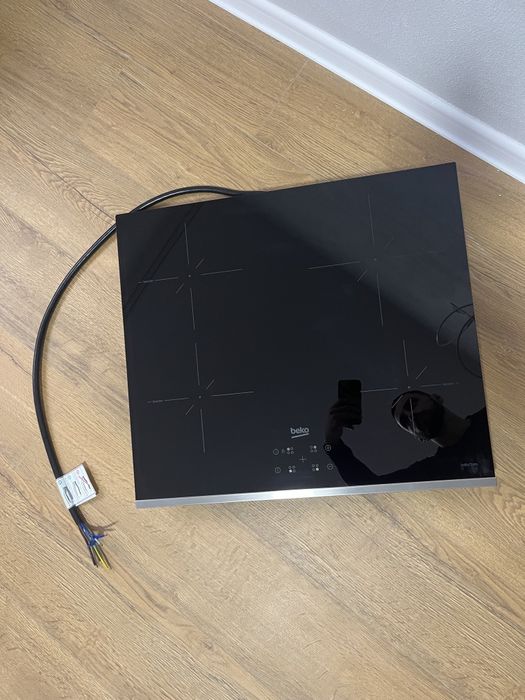 Vand plita cu inductie Beko