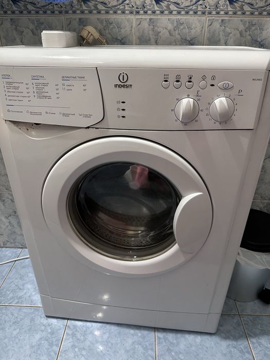 Стиральная машина Indesit WIUN 82