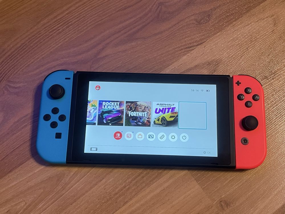 Перфектно Nintendo switch с игри
