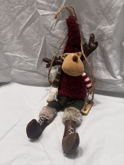 Коледна фигура Елен на люлка