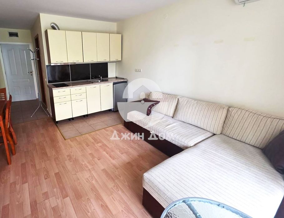 Обзаведен едностаен апартамент в к-с „Краун Форт Клуб“, гр. Свети Влас