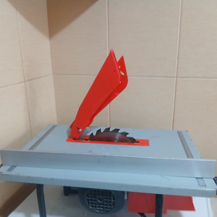 Circular motor asicron fără carbuni