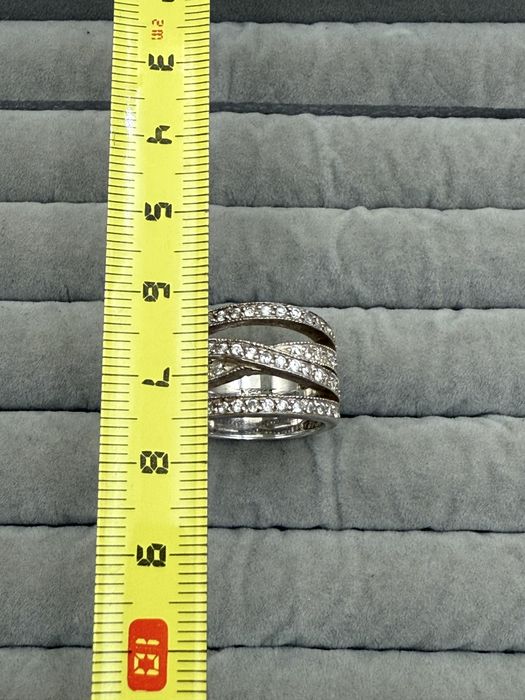 Inel din argint si pietre