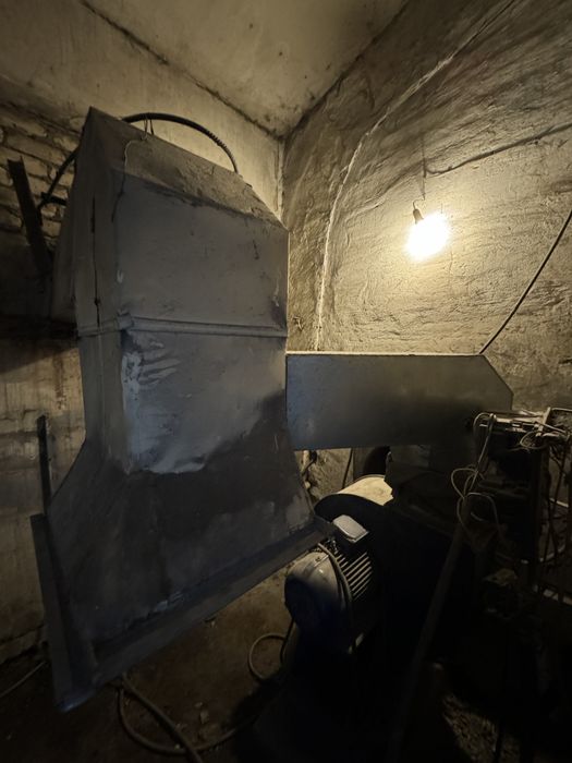 Продам вытяжку срочно в хорошем состоянии