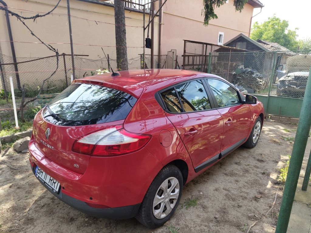Vand Renault Megane 3!!!1.5 dci 90 cp