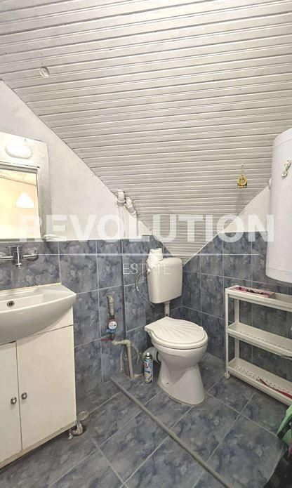 Дава се под наем Тристаен апартамент в Варна, Червен площад - 50 кв.м за 375 € - Снимка #5