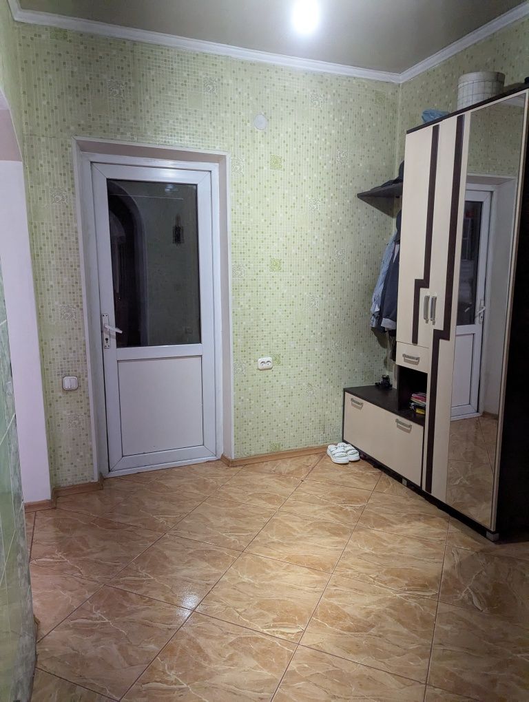 Жилой дом с хозпостройками