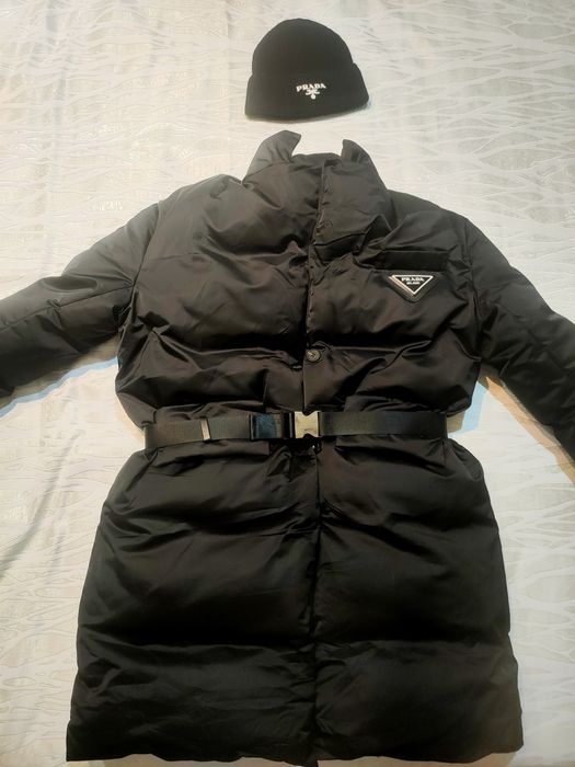 Куртка зимняя . Черная. Новая . Под Prada
