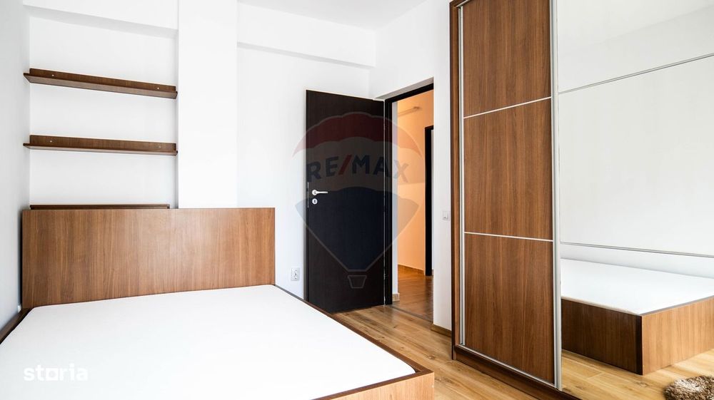 Apartament cu 3 camere de închiriat