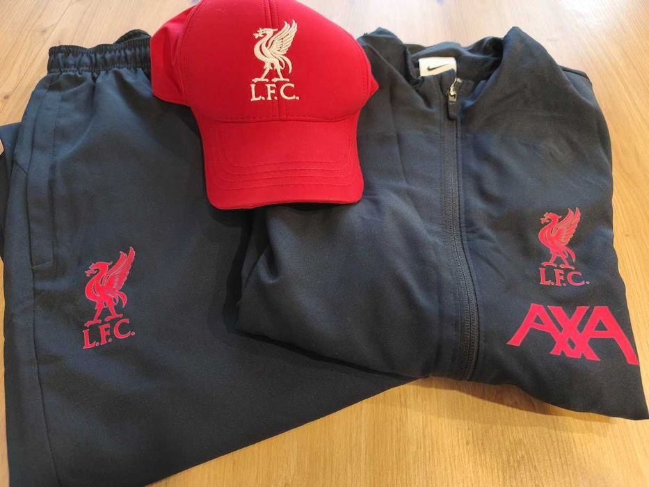 Liverpool Оригинален анцуг с подарък шапка
