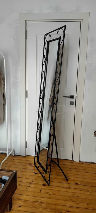 Огледало с рамка от ковано желязо