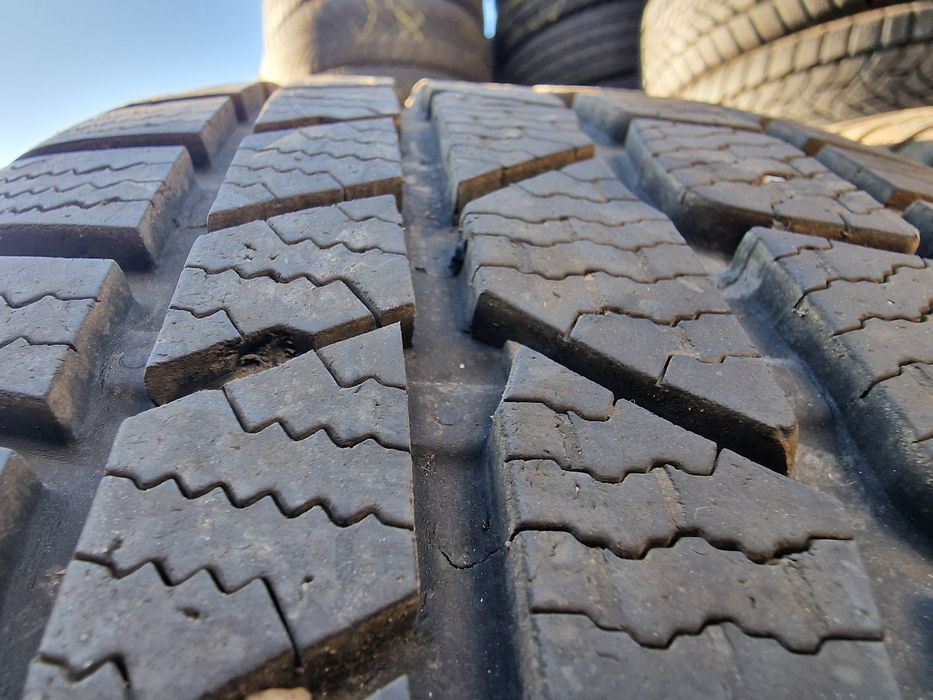 Anvelope 215/60R17 marca Continental, M+S, 8.5 mm