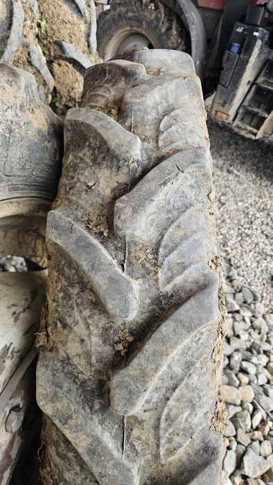 Roți tehnologice (înguste) 230/95 R32 sau 9.5R32