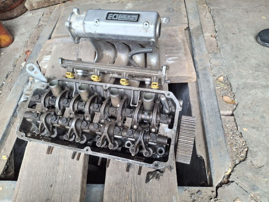 Головка двигателя