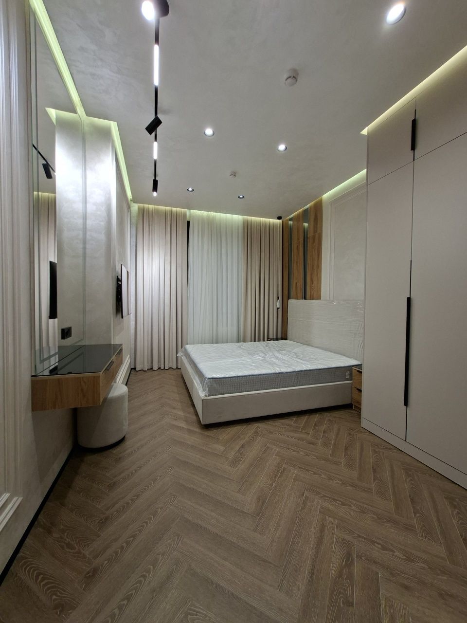 Продаётся 3-комнатная квартира, м. А.Навои рядом с Tashkent city. ССС