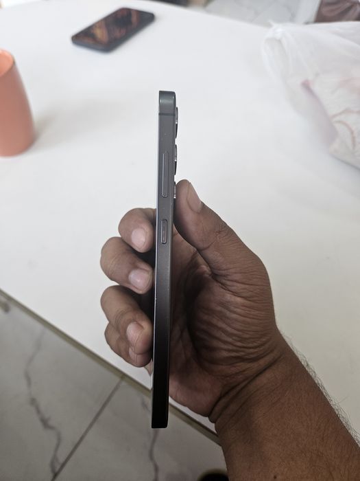 Samsung s24 plus sotiladi. 12ga 512gb