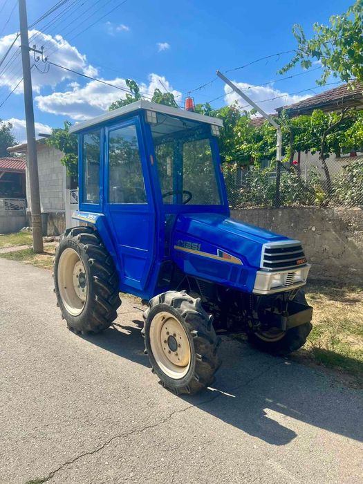 Продавам трактор ISEKI с кабина 25,7 кс.