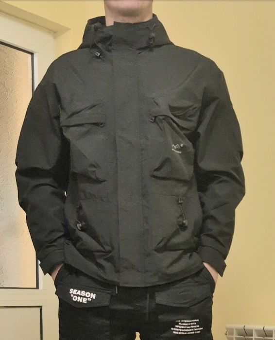 Яке ветровка и панталон М (нови)