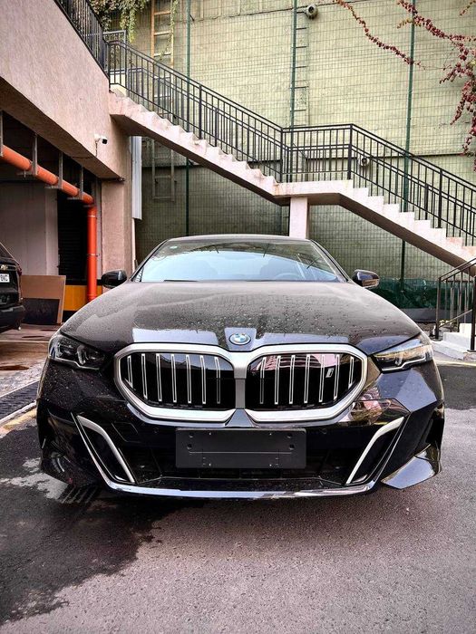 BMW i5 40L (Exclusive M-Sport) 2025