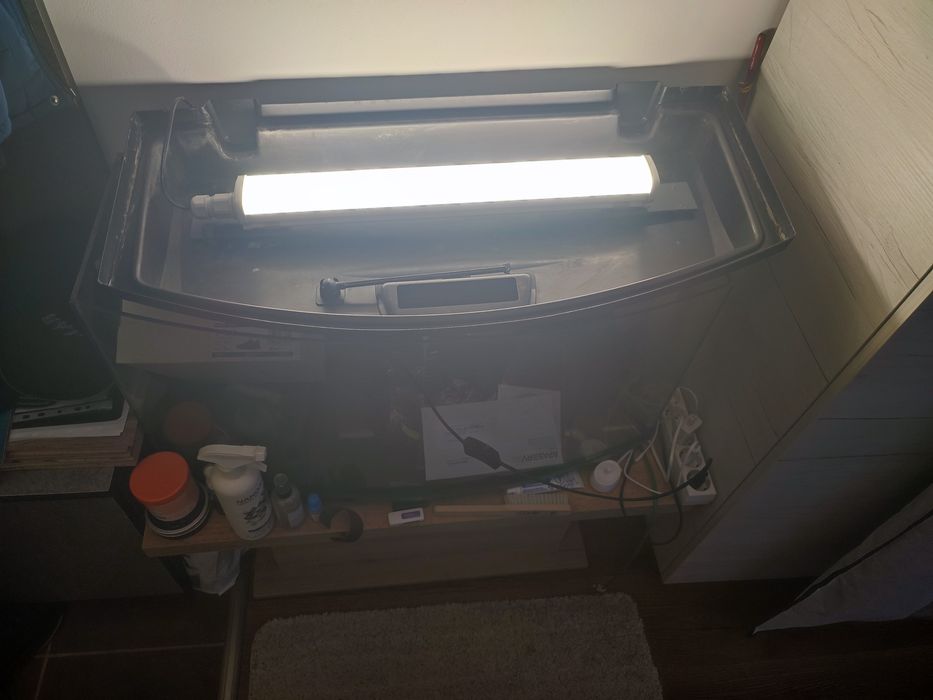 Acvariu curbat cu capac original