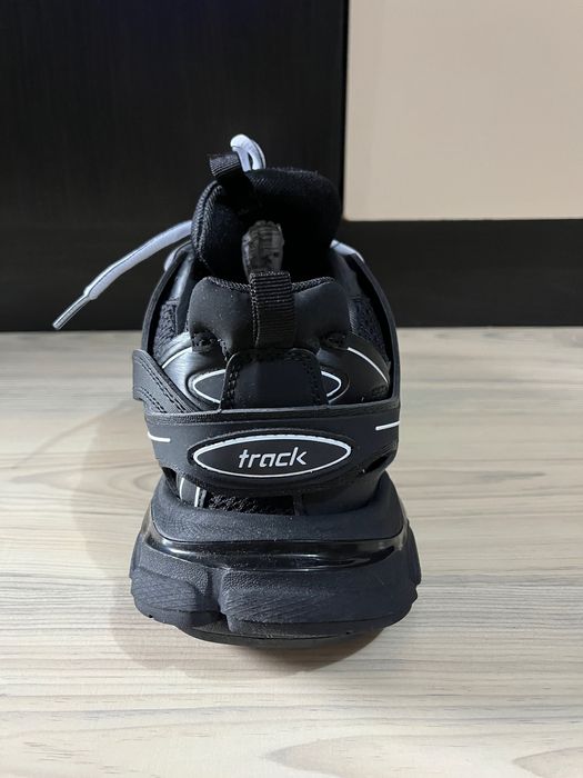 ЧИСТО НОВИ! Balenciaga Track