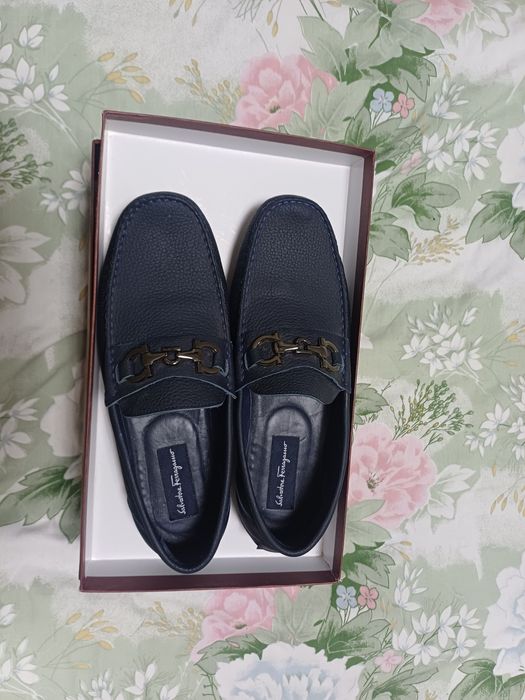 Oyoq kiyim erkaklar uchun