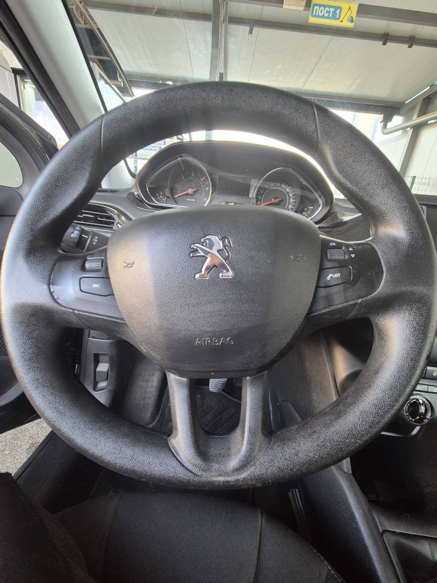 Peugeot 208 2015