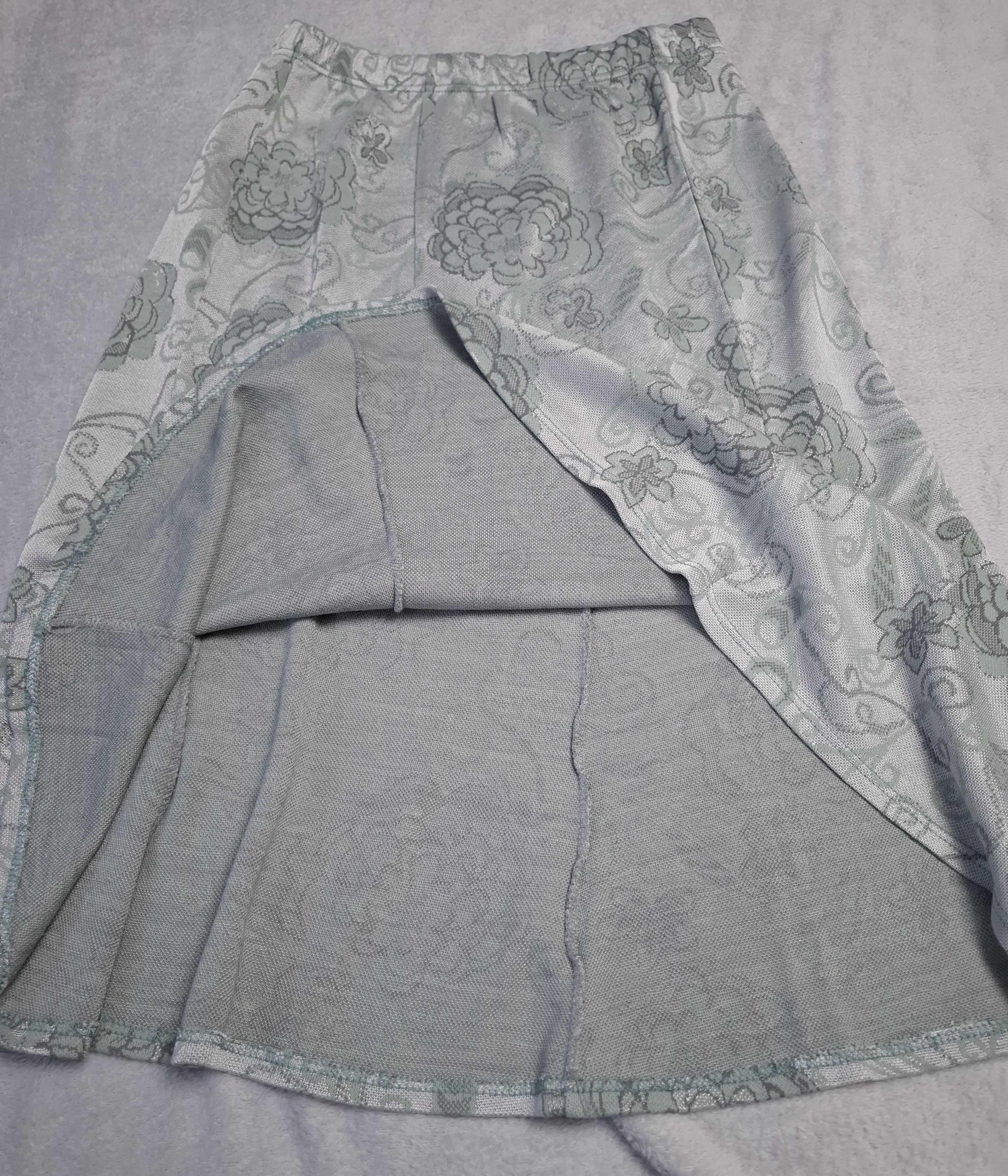 Fuste de diverse marimi (M-XL) si culori