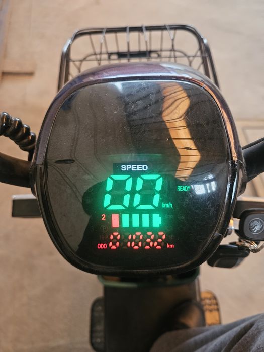 Продаётся (Сотилади) электрический скутер BONVI