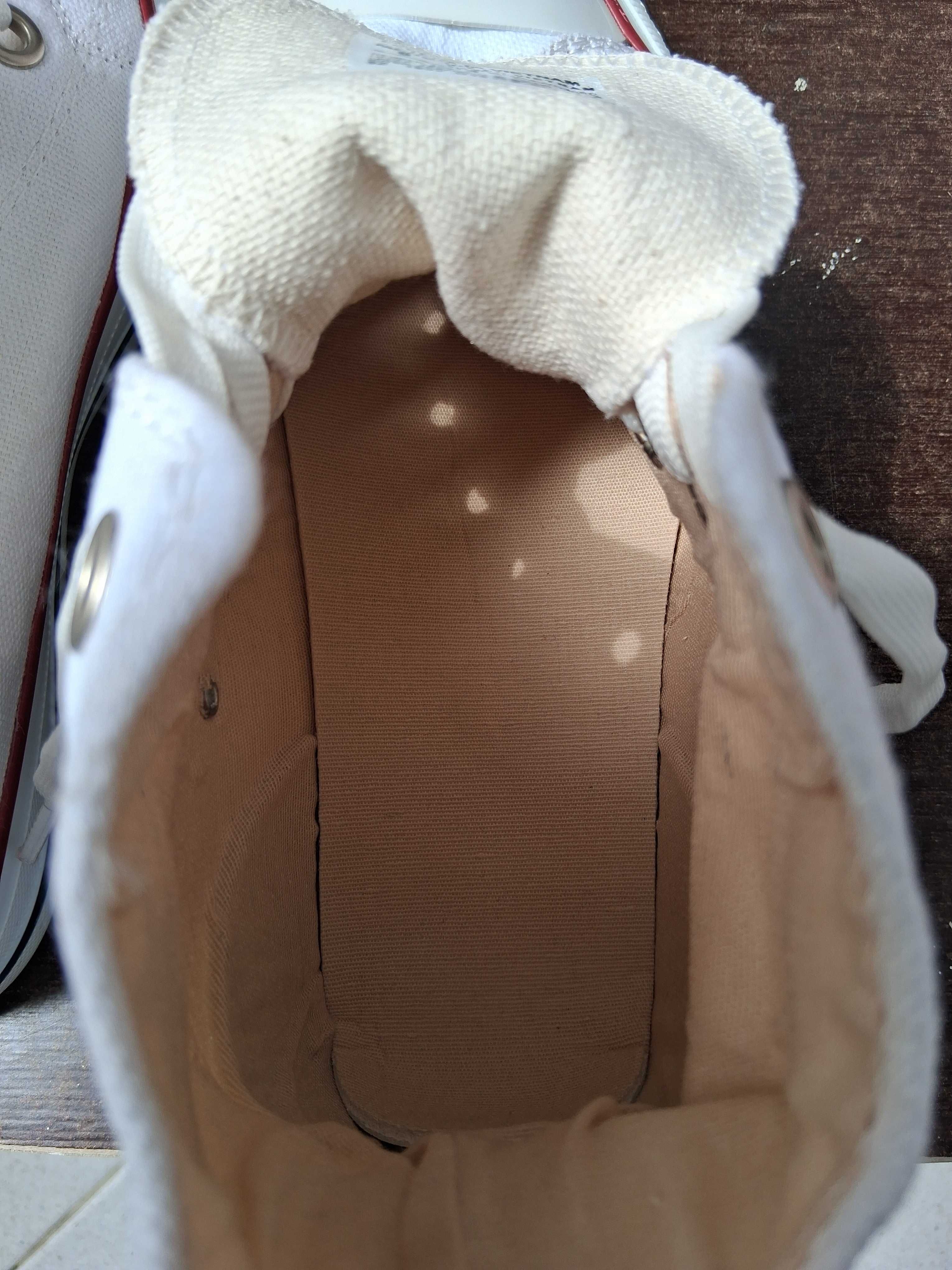 Продавам дамски кецове Converse ALL STAR