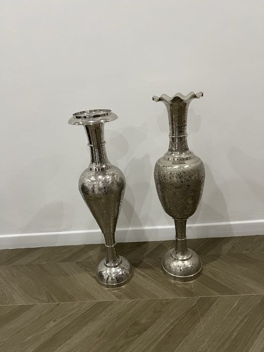 Декоративные напольные вазы из металла