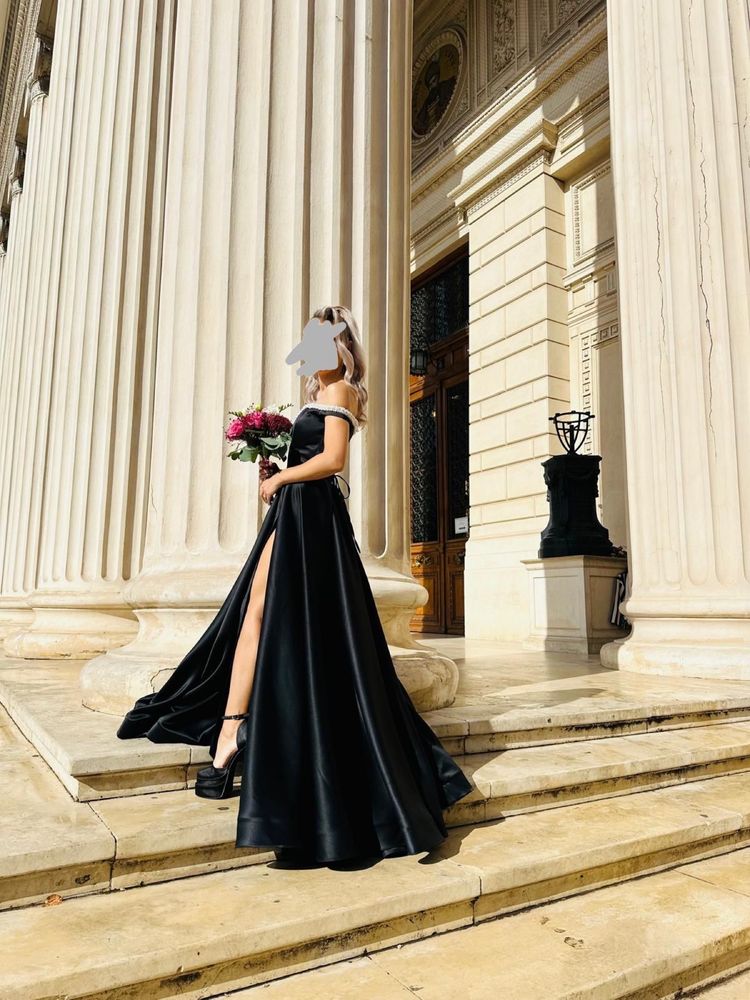 Vand rochie ocazie