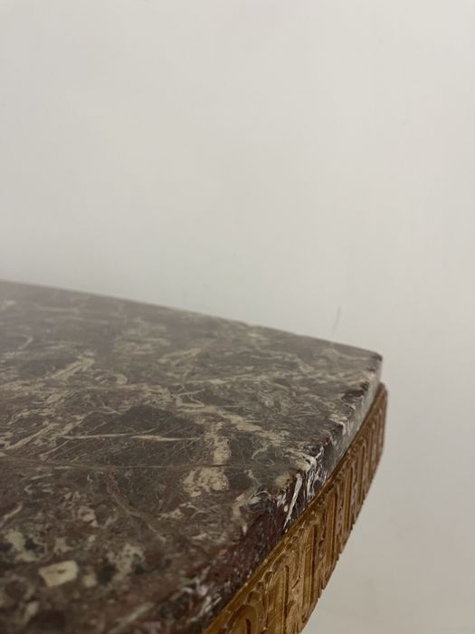 Masa din lemn masiv cu placa de marmura deasupra
