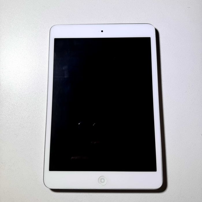 iPad mini, состояние 5 из 5, всё оригинал, заряд держит хорошо, 16GB