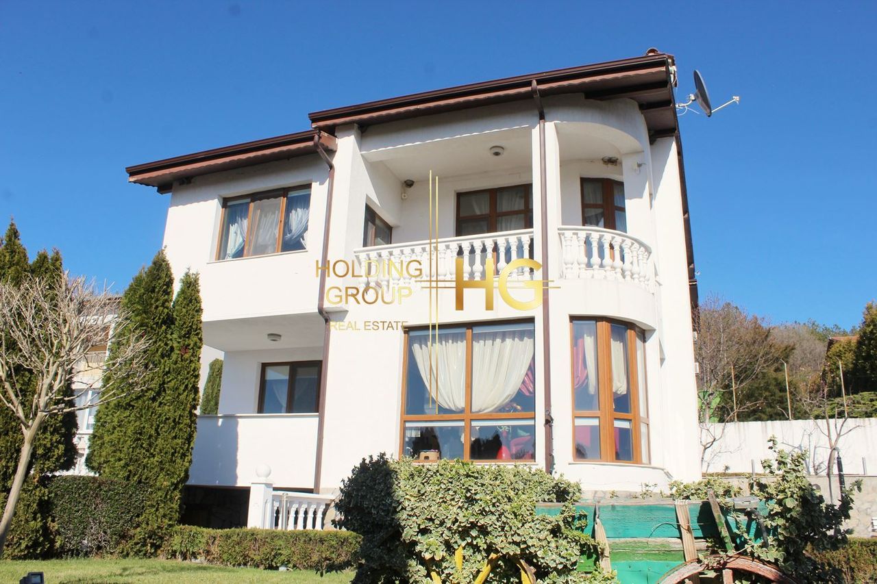 Продава се Къща в с. Оброчище, Област Добрич - 250 кв.м за 1400 €/кв.м - Снимка #3