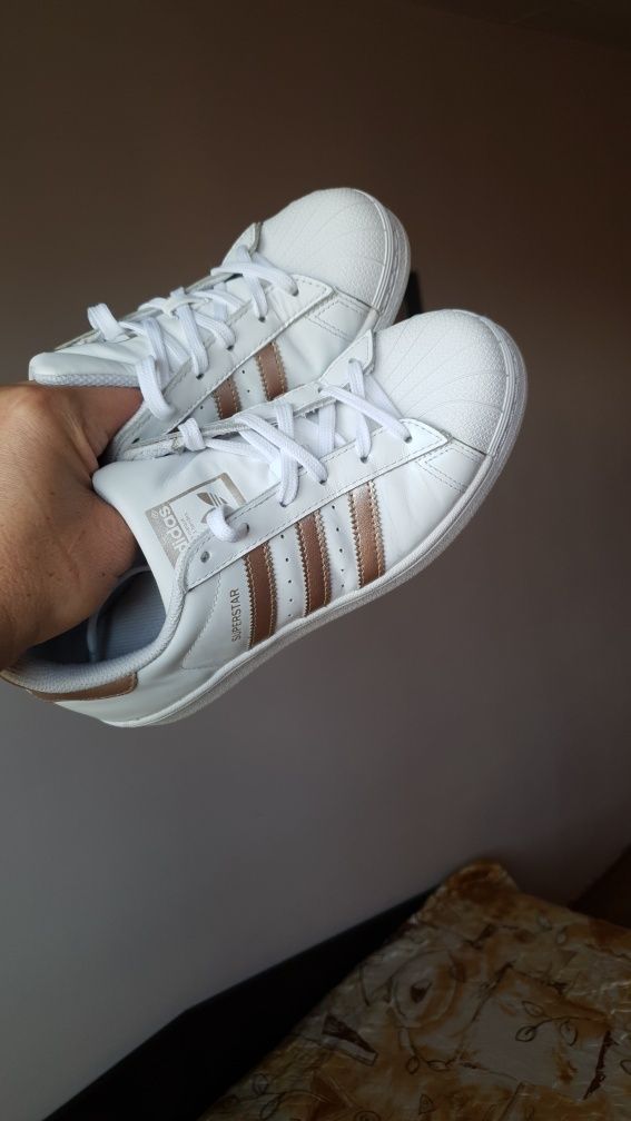 Adidas Superstar N :38