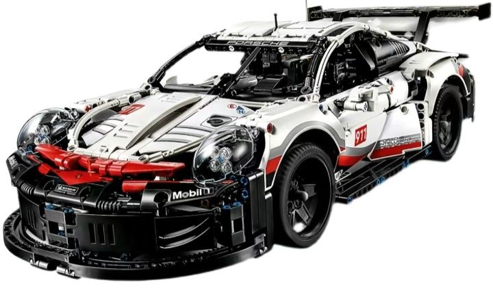 Этот конструктор представляет собой реплику модели Porsche 911 RSR