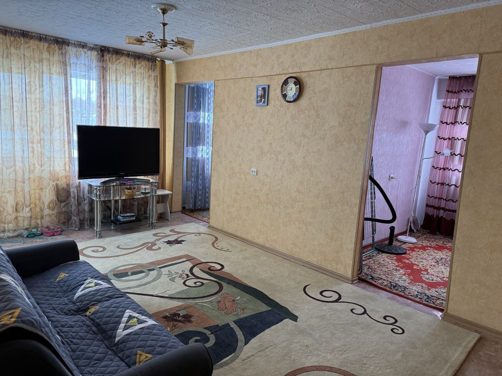 Продам трехкомнатную