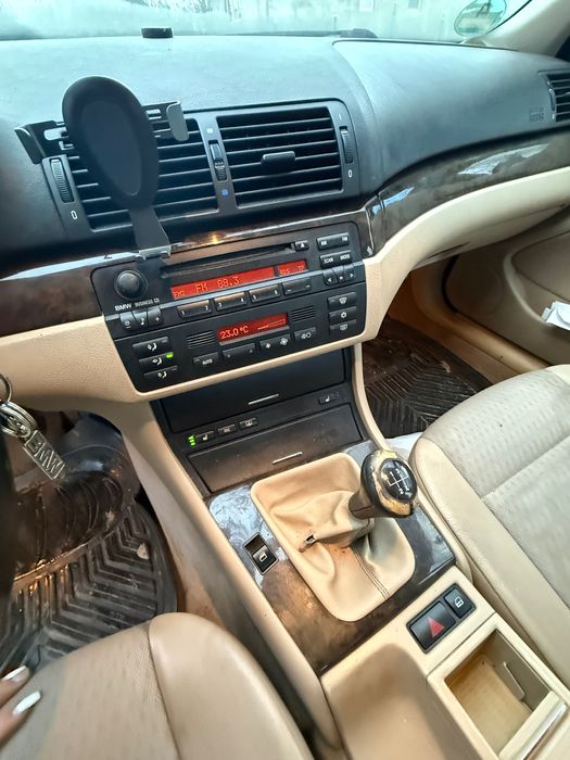 Vând mașină BMW  320d