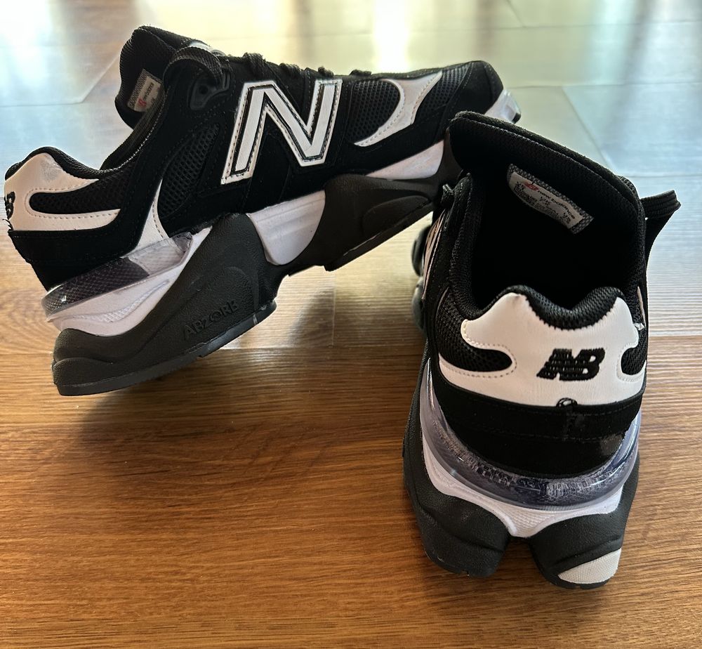 Мъжки маратонки New Balance 9060 черни с бяло