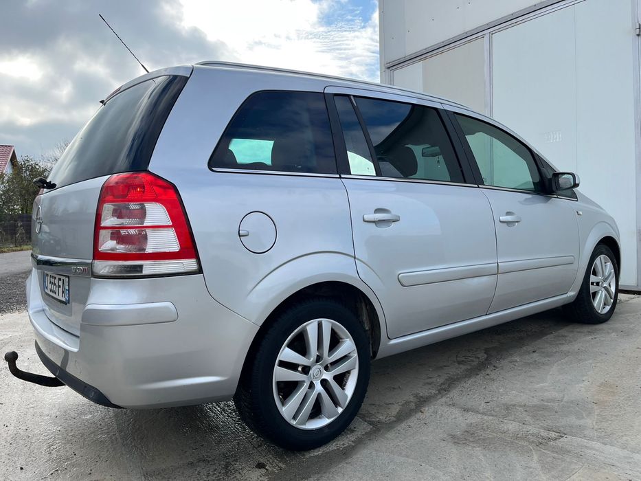 Opel Zafira B 1.7 diesel / 7 locuri / an 2008.09